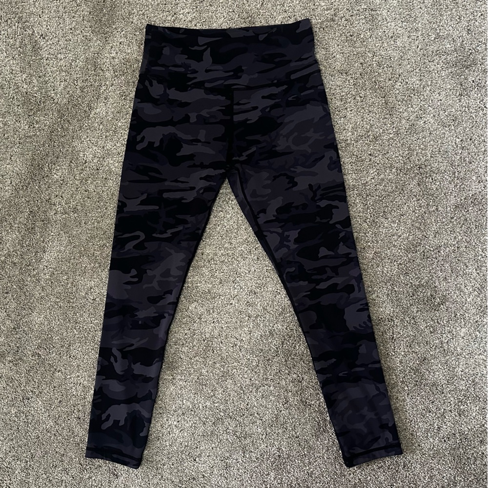 ZYIA Active | Black Camo Ankle Leggings Size 4
